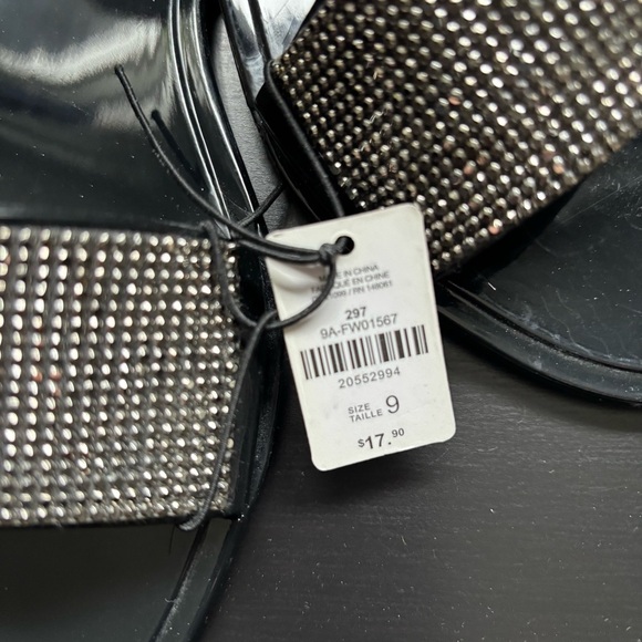 2 pair Ardene Women's Slide Sandals with “rhinestone” accents- size 9 - Picture 2 of 7